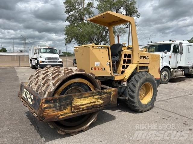 Hypac C832B Грунтові котки