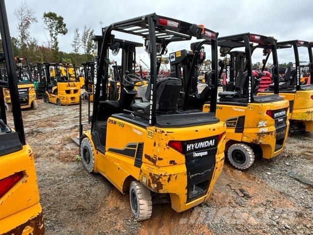 Hyundai 25B-9U Електронавантажувачі