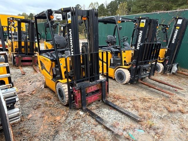 Hyundai 25B-9U Електронавантажувачі