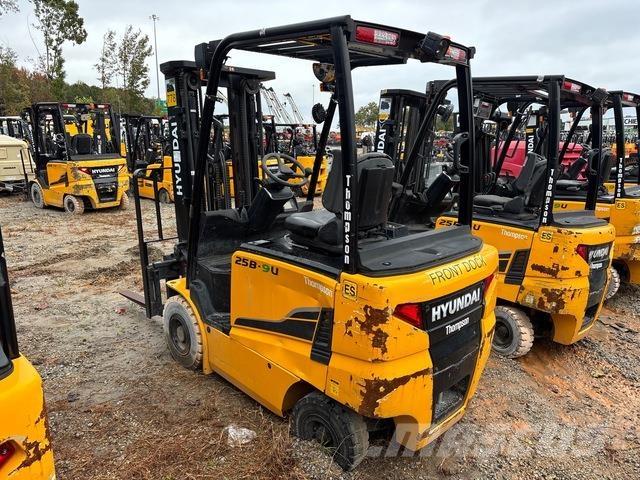 Hyundai 25B-9U Електронавантажувачі