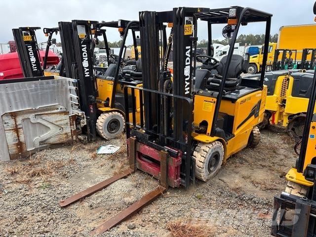 Hyundai 25B-9U Електронавантажувачі