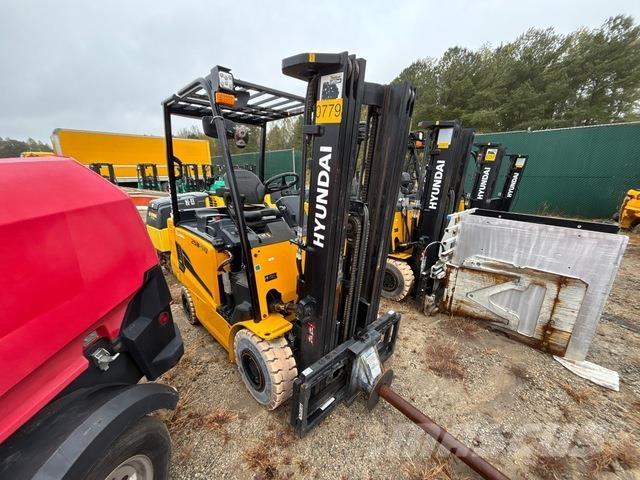 Hyundai 25B-9U Електронавантажувачі