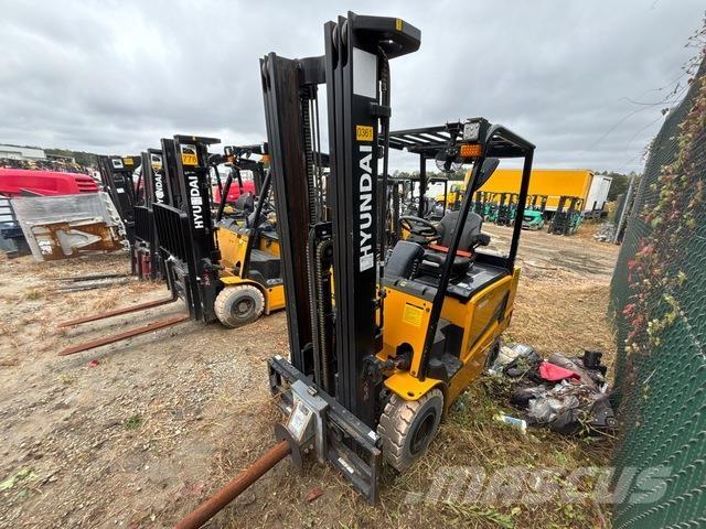 Hyundai 25B-9U Електронавантажувачі