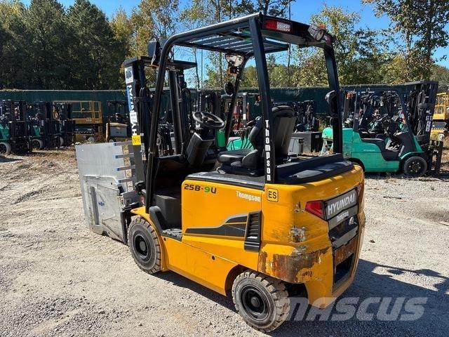 Hyundai 25B-9U Електронавантажувачі