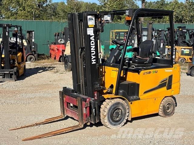 Hyundai 25B-9U Електронавантажувачі