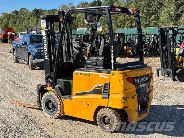 Hyundai 25B-9U Електронавантажувачі