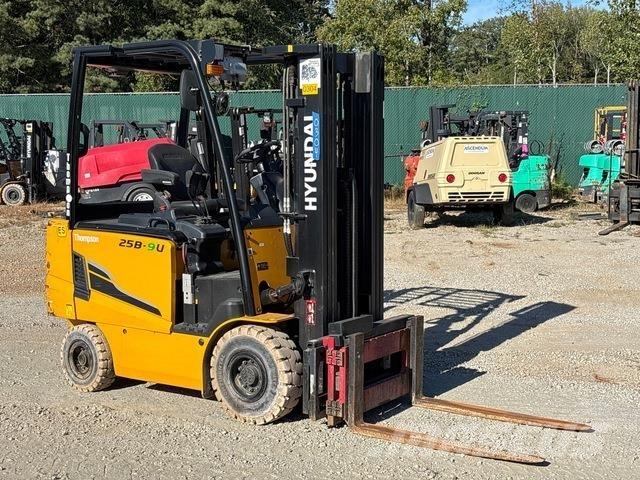 Hyundai 25B-9U Електронавантажувачі