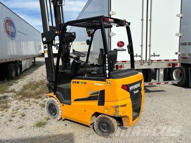 Hyundai 25B-9U Електронавантажувачі