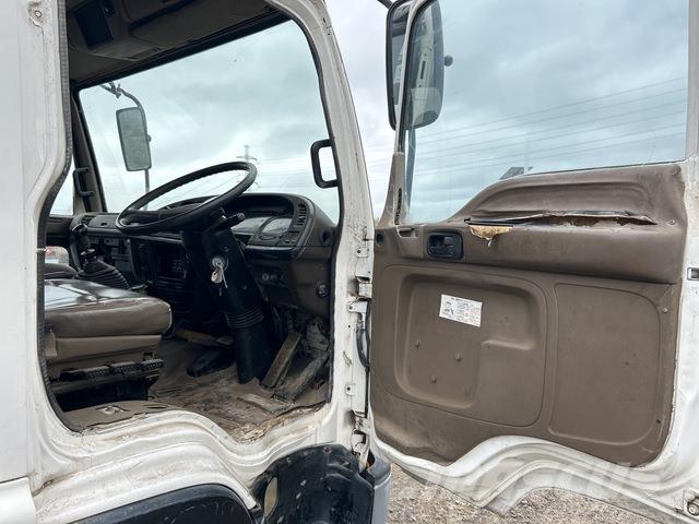 Isuzu Forward Поливальні машини