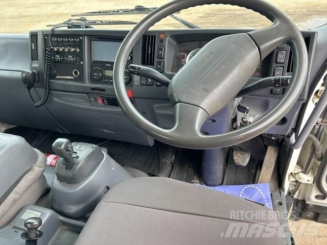 Isuzu FRR600 Автовишки на базі вантажівки