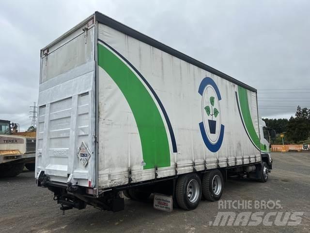 Isuzu FVR950M Тентовані вантажівки