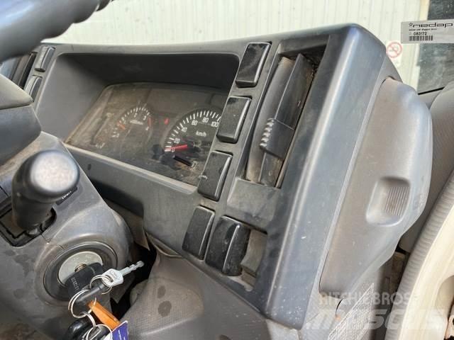 Isuzu NNR 200 Вантажівки-платформи/бокове розвантаження