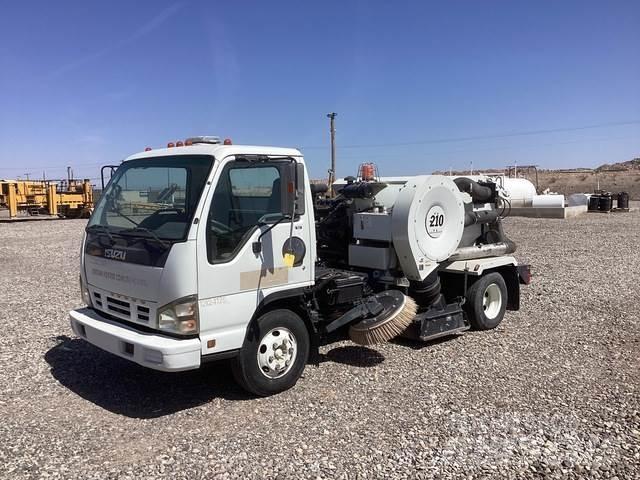Isuzu NPR Прибиральні машини
