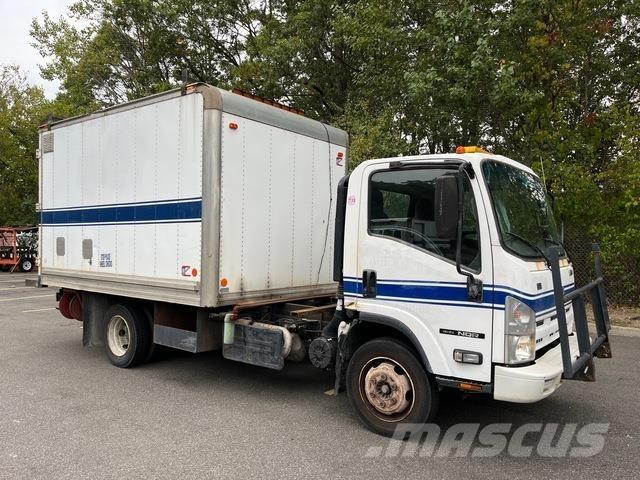 Isuzu NQR Фургони