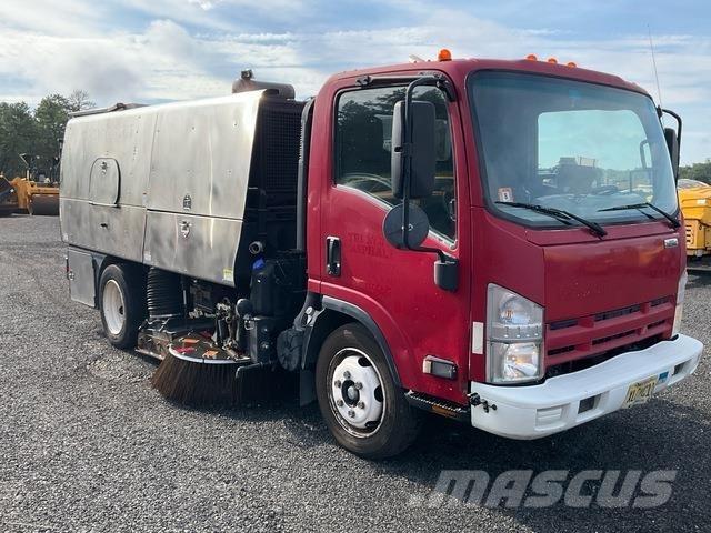 Isuzu NRR Прибиральні машини
