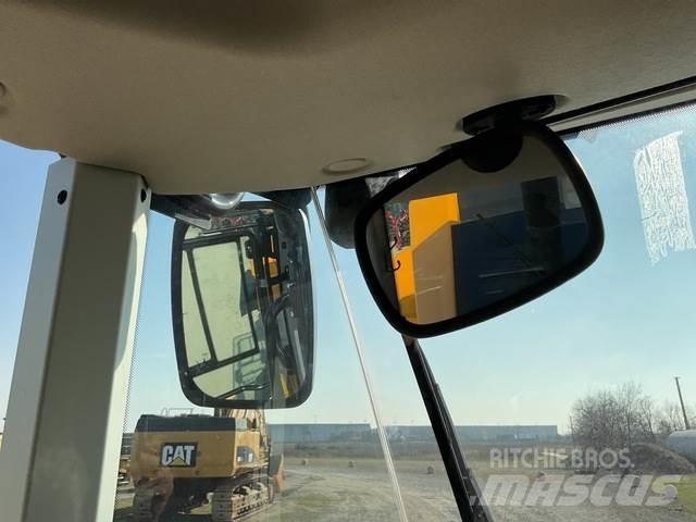 JCB 411 S5 HT Фронтальні навантажувачі