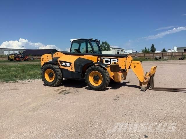 JCB 535-140 Телескопічні навантажувачі