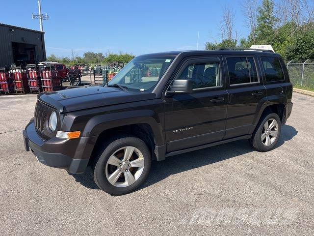 Jeep Patriot Автомобілі