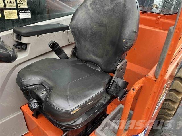 JLG 1055 Телескопічні навантажувачі