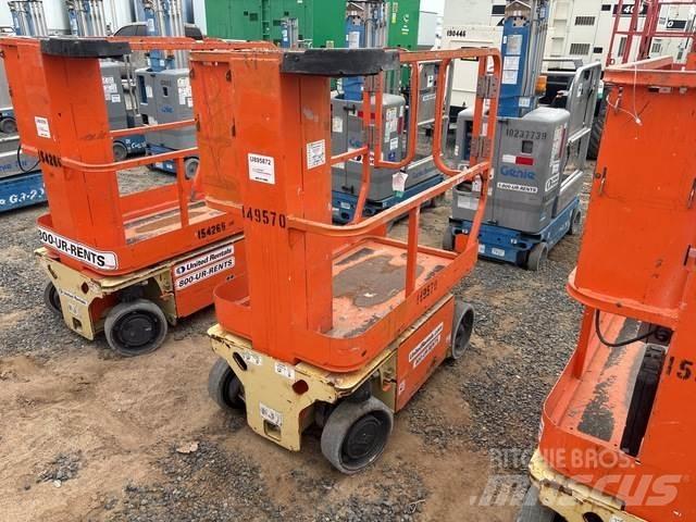 JLG 1230ES Вертикальні щоглові підйомники