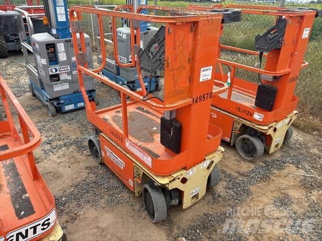 JLG 1230ES Вертикальні щоглові підйомники