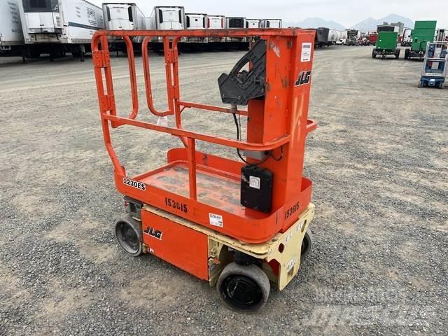 JLG 1230ES Вертикальні щоглові підйомники