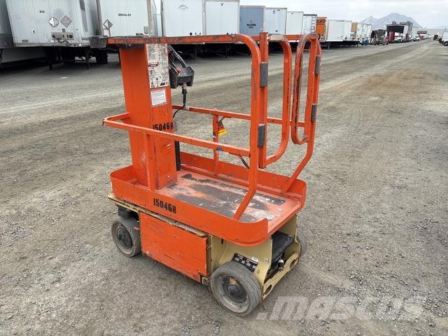 JLG 1230ES Вертикальні щоглові підйомники