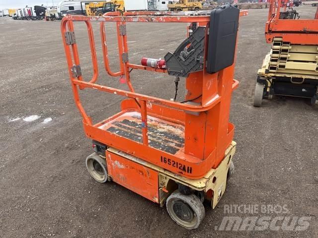 JLG 1230ES Вертикальні щоглові підйомники