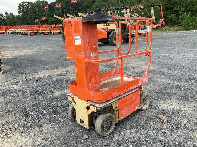 JLG 1230ES Вертикальні щоглові підйомники