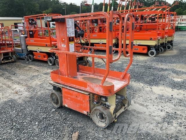 JLG 1230ES Вертикальні щоглові підйомники