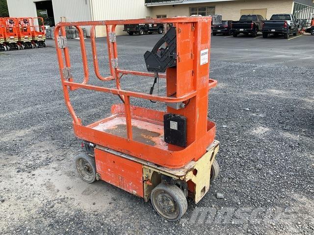 JLG 1230ES Вертикальні щоглові підйомники