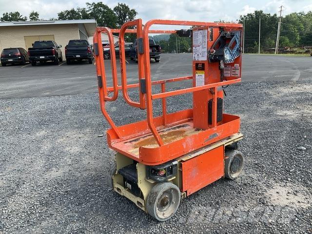 JLG 1230ES Вертикальні щоглові підйомники