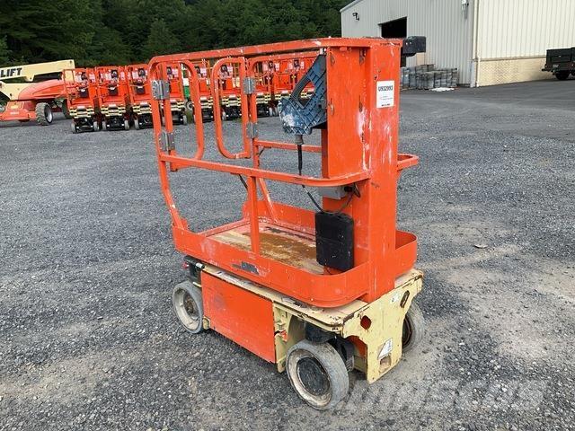 JLG 1230ES Вертикальні щоглові підйомники