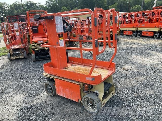 JLG 1230ES Вертикальні щоглові підйомники