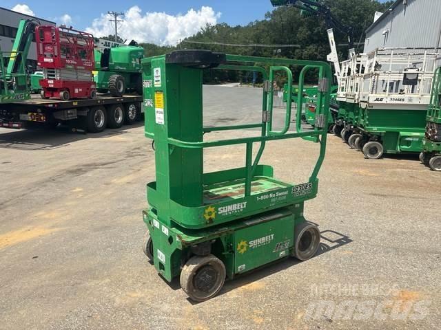 JLG 1230ES Вертикальні щоглові підйомники