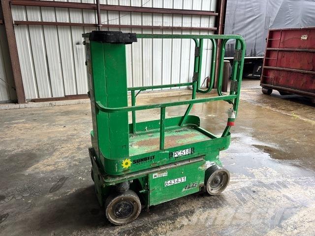 JLG 1230ES Вертикальні щоглові підйомники