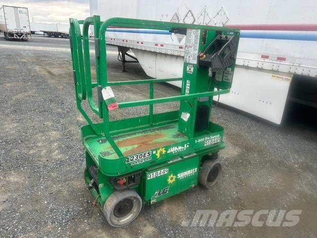 JLG 1230ES Вертикальні щоглові підйомники
