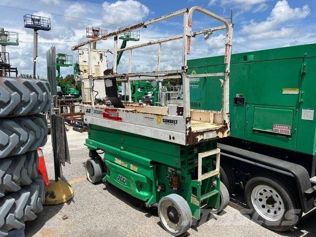 JLG 2032ES Підйомники-ножиці