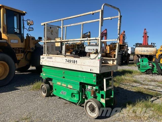 JLG 2032ES Підйомники-ножиці