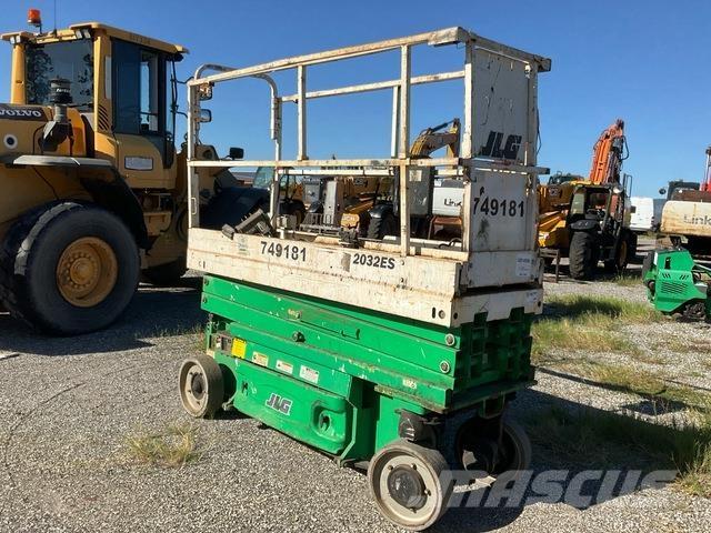 JLG 2032ES Підйомники-ножиці