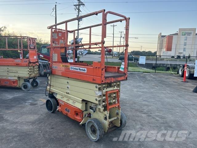 JLG 2632ES Підйомники-ножиці