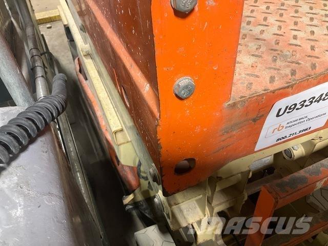 JLG 2632ES Підйомники-ножиці
