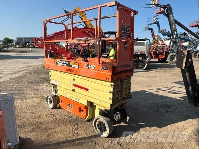 JLG 2632ES Підйомники-ножиці