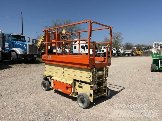 JLG 3246ES Підйомники-ножиці