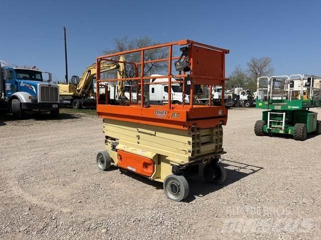 JLG 3246ES Підйомники-ножиці
