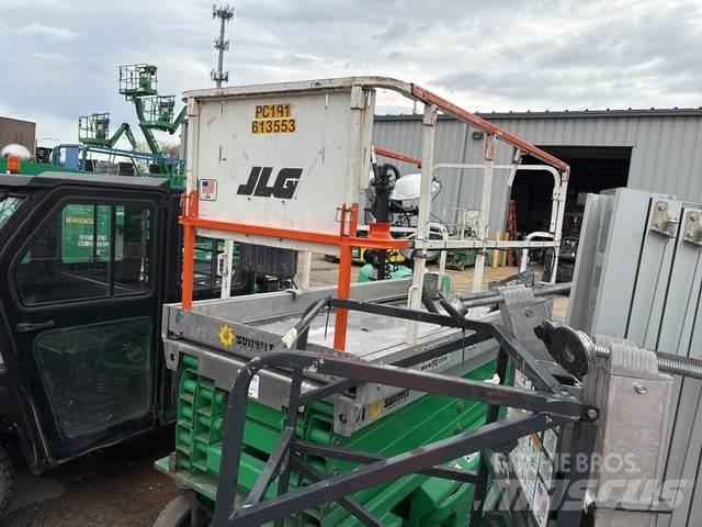 JLG 3246ES Підйомники-ножиці