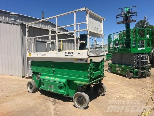 JLG 3246ES Підйомники-ножиці