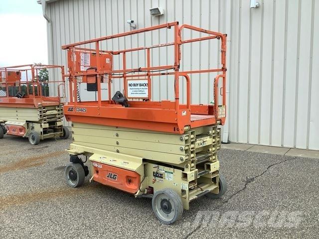 JLG 3246ES Підйомники-ножиці