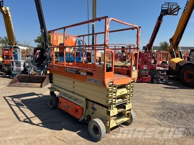 JLG 3246ES Підйомники-ножиці