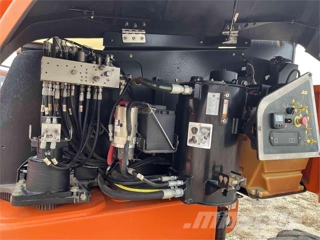 JLG 460SJ Телескопічні підйомники